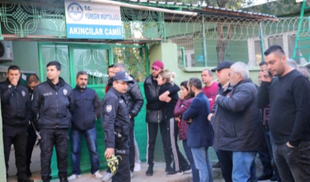 Sağlık personeli cami tuvaletinde altın vuruş yaptı!