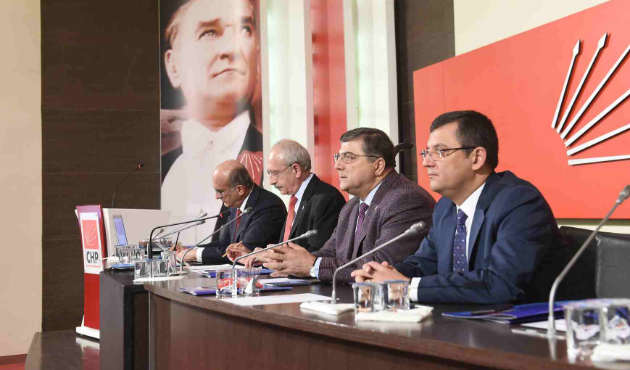 "CHP lideri Kılıçdaroğlu istifanın eşiğinden döndü!"