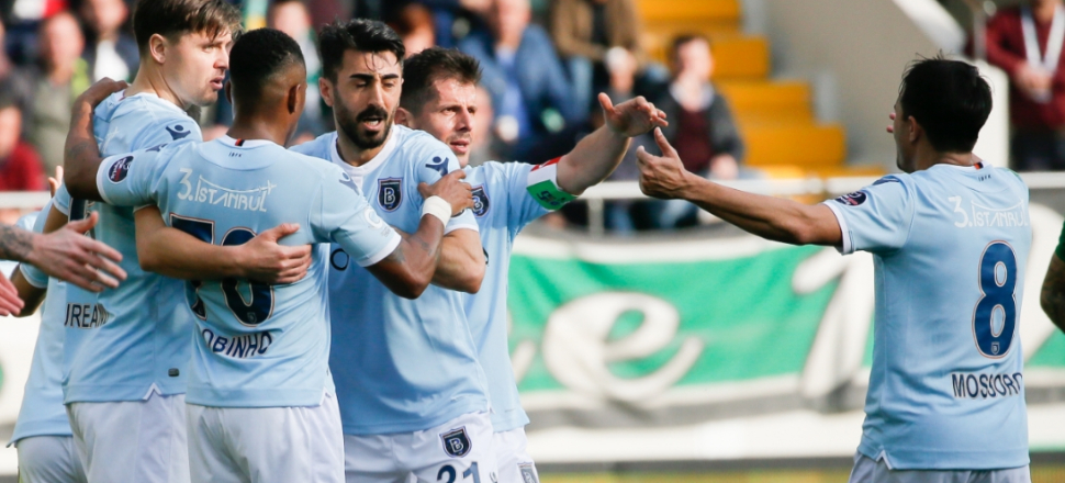 Başakşehir farkı açmaya devam ediyor!