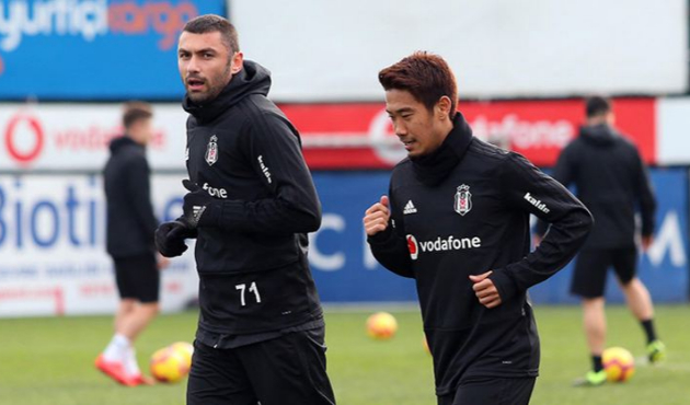 Beşiktaş’tan yeni transferlere imza töreni!