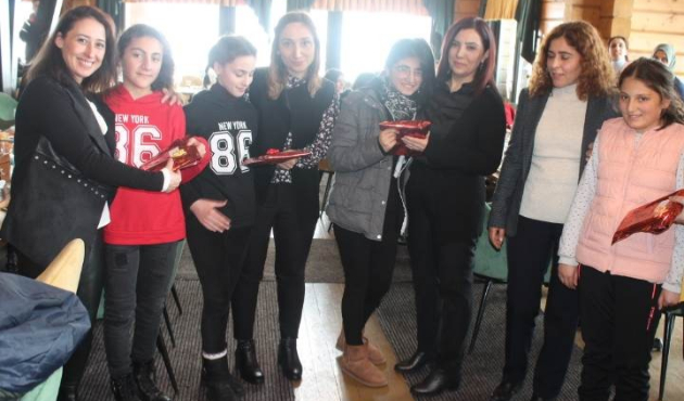 Kars'ta Vali Öksüz, ‘Çocuk Evleri’nde kalan çocuklarla buluştu