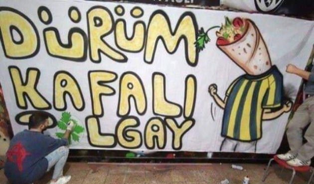 Tolgay Arslan'a "Dürüm kafalı" pankartı!