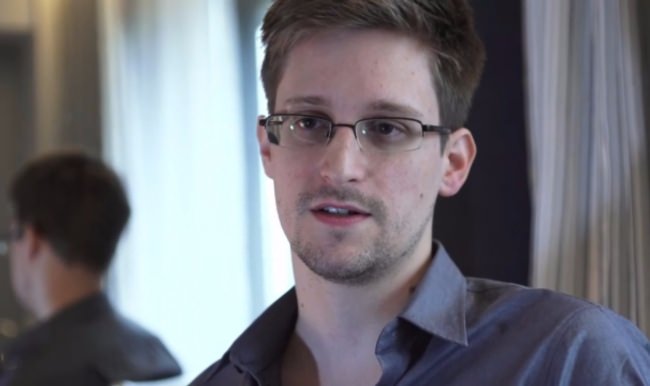 Snowden'dan önemli iddia: Google'ın o uygulamasını kullanmayın çünkü...