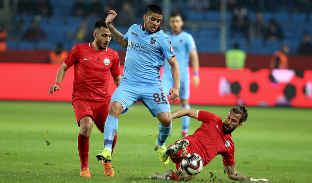 Trabzonspor - Ümraniyespor maçında gol sesi yok!