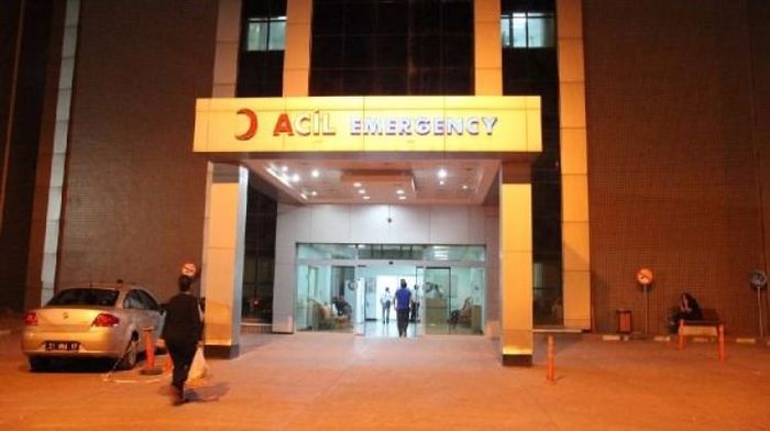 Hatay’da yaklaşık 100 asker yemekten zehirlendi