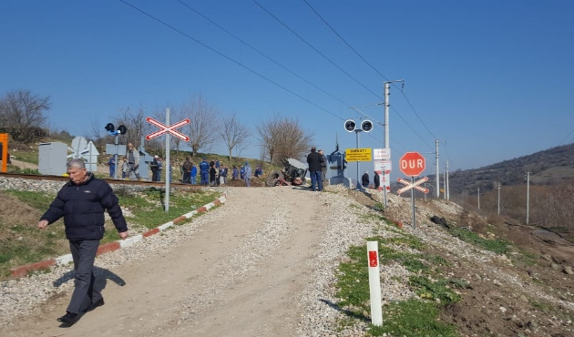 Balıkesir'de hemzemin geçitte trafik kazası: 1 yaralı