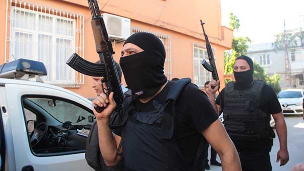 10 yıl hapse çarptırıldı, cezaevine girmemek için polisle  çatıştı