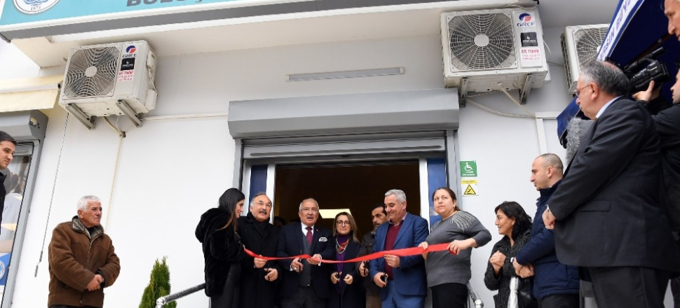 Mersin'de Burhanettin Kocamaz, Mezitli’de açılış yaptı, temel attı