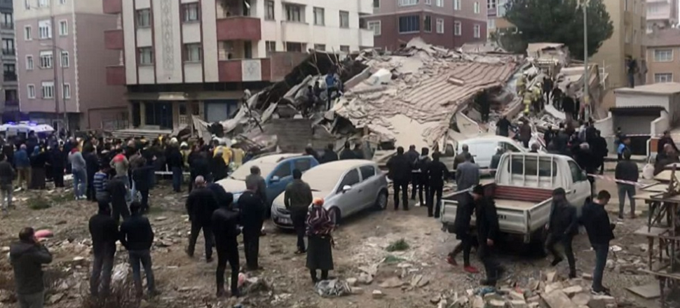 Kartal'da 8 katlı bina böyle çöktü! / VİDEO
