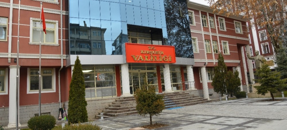 Kırşehir'de Vali İbrahim Akın vatandaşı dinledi