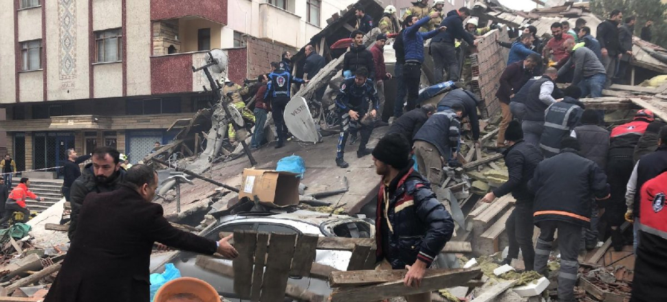 Çöken binada hayatını kaybedenlerin kimliği belli oldu!