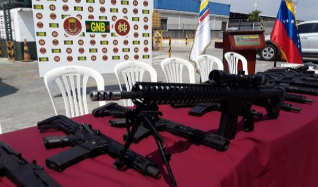 Venezuela'da bir depoda ABD silahları bulundu!
