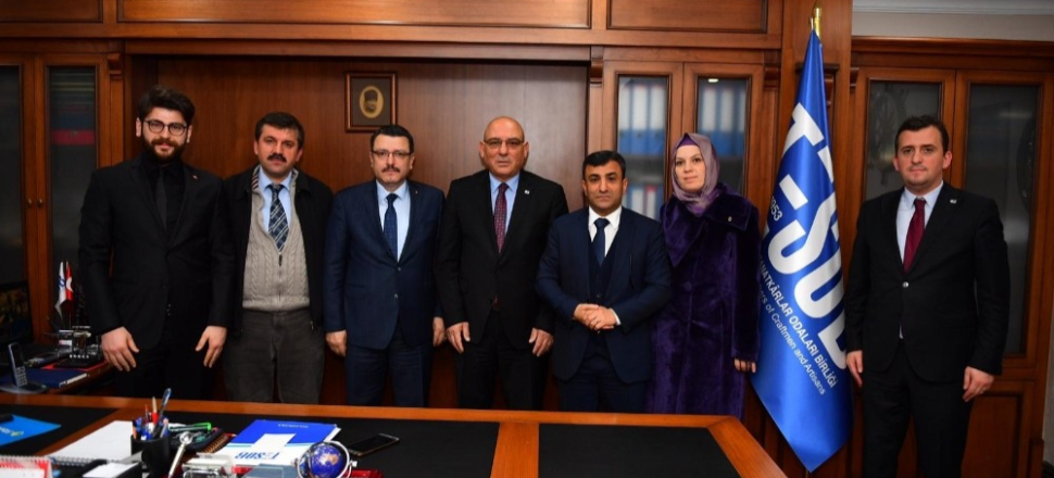Trabzon'da Ahmet Metin Genç: “Trabzon ekonomisi esnaf ticaretine bağlı”