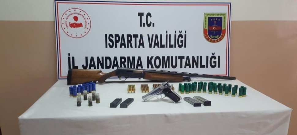 Isparta’da jandarmadan silah baskını