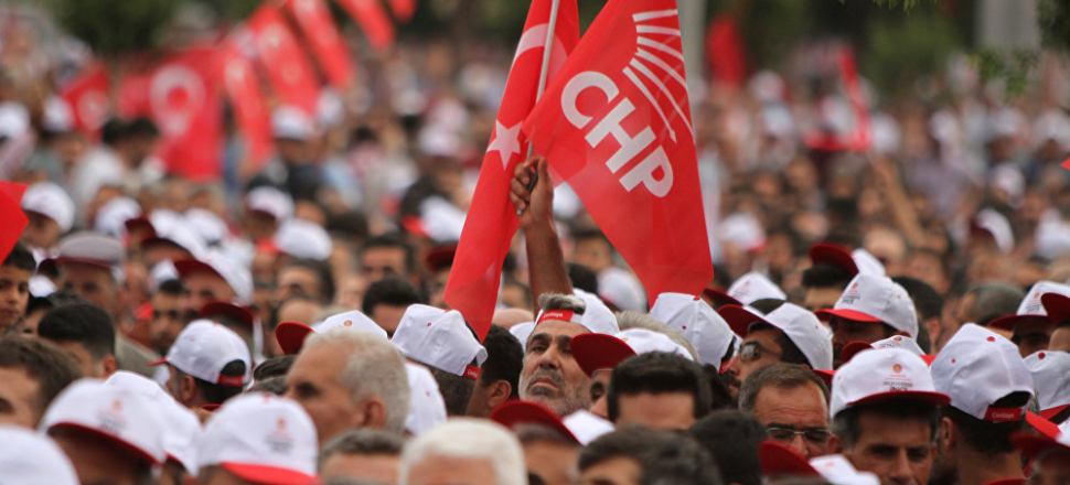 CHP'liler Kılıçdaroğlu'na karşı yürüyüş başlattı!