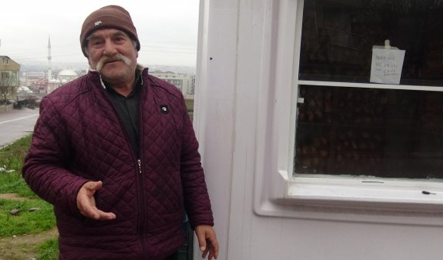 Kocaeli'de hırsızlara, 'Para yok, camı kırmayın' yazısı astı