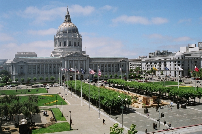 ABD'nin San Francisco kentinde silahlı saldırgan alarmı!