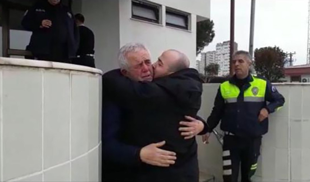 Baba ve oğlunun kavuşma anı duygulandırdı!