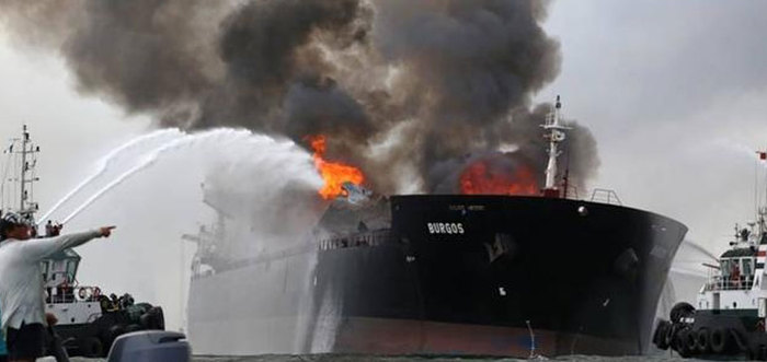 Meksika Körfezi'nde dev tanker yangını