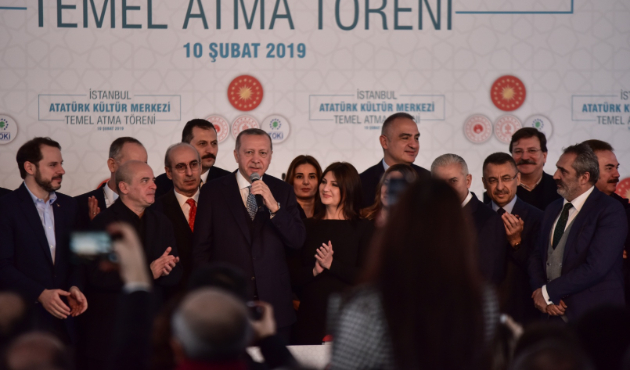 Sanatçılar yeni AKM'ye hayran kaldı!