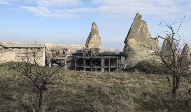 Nevşehir Peribacaları'nda yapılaşma sürüyor