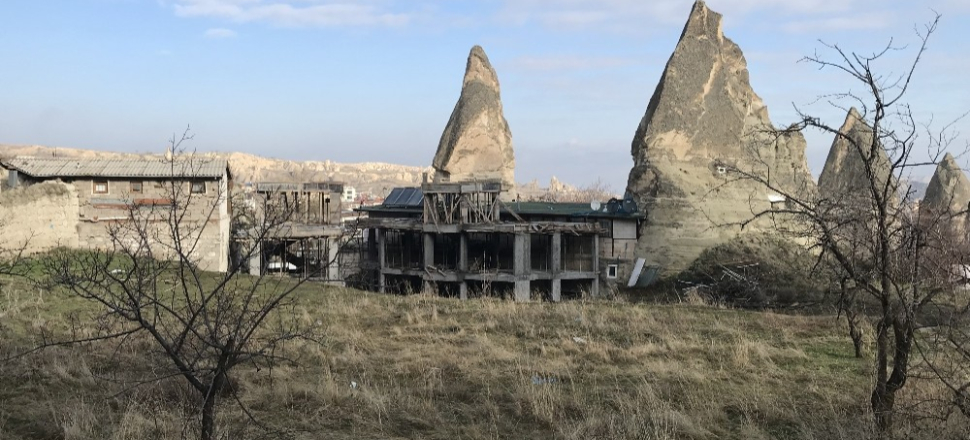 Nevşehir Peribacaları'nda yapılaşma sürüyor