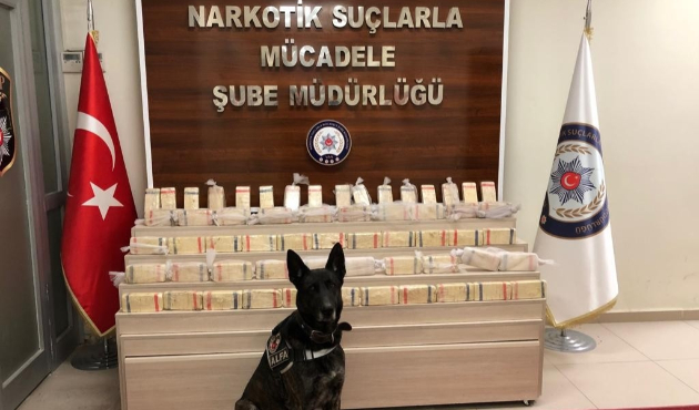 Zehir tacirleri Alfa'dan kaçamadı...