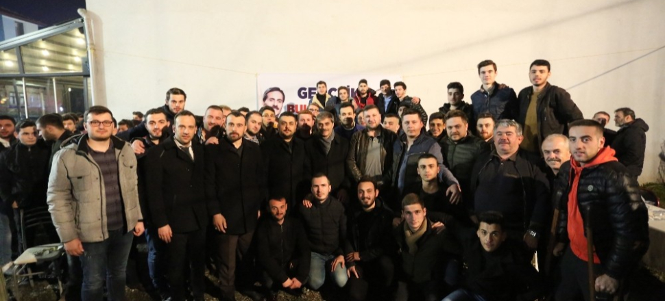 Sakarya'da Başkan Yusuf Alemdar gençlerle buluştu