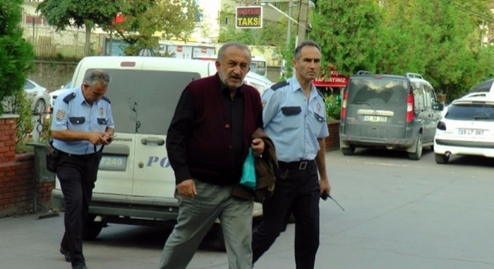 Kocaeli'de yolcu istediği yerde durmayan şoförü bıçakladı