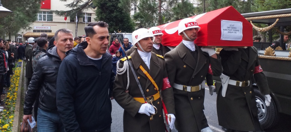 Helikopter şehitlerine hazin tören!