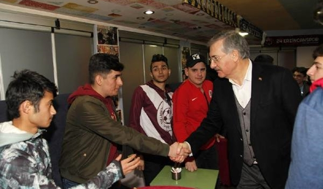 İstanbul'da Ebubekir Taşyürek, gençlerle buluştu