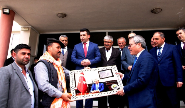 Manisa'da Vali Ahmet Deniz Sarıgöl’de incelemeler gerçekleştirdi