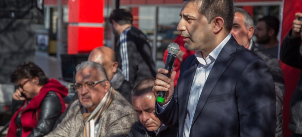 Aydın'da Ömer Günel sahil sitesi sakinleriyle bir araya geldi