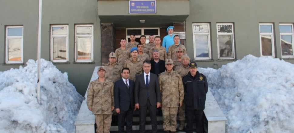 Bitlis'te Vali Oktay Çağatay’dan Mehmetçik’e moral ziyareti