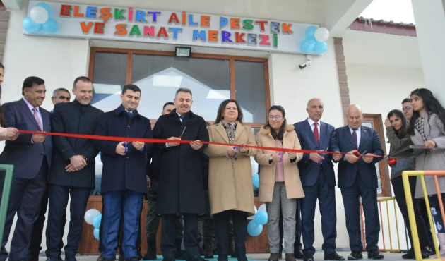 Ağrı'da Vali Süleyman Elban, Eleşkirt’te yapılan çalışmaları denetledi