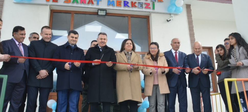 Ağrı'da Vali Süleyman Elban, Eleşkirt’te yapılan çalışmaları denetledi