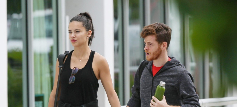 Adriana Lima geçmişini sildi süpürdü!