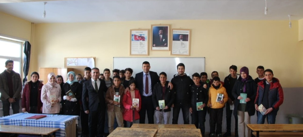 Hakkari'de Müdür Servet Canlı’dan köy okullarına ziyaret