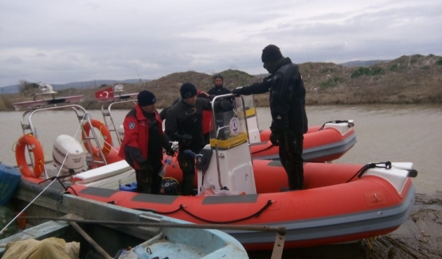 Balıkesir'de kayıp balıkçıyı arama çalışmaları sürüyor