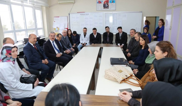 Kütahya'da Vali Ömer Toraman’dan öğretmenlere çalışma uyarısı