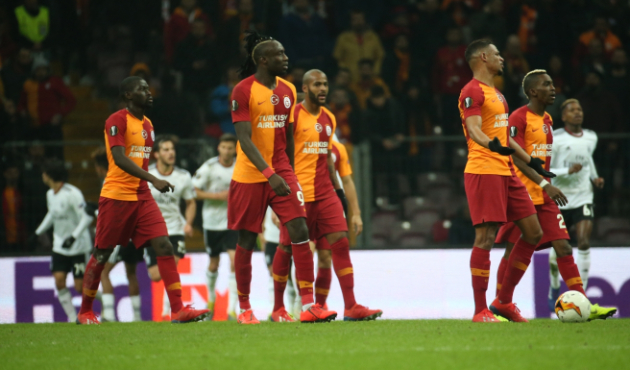 Galatasaray'a evinde büyük darbe! 1-2