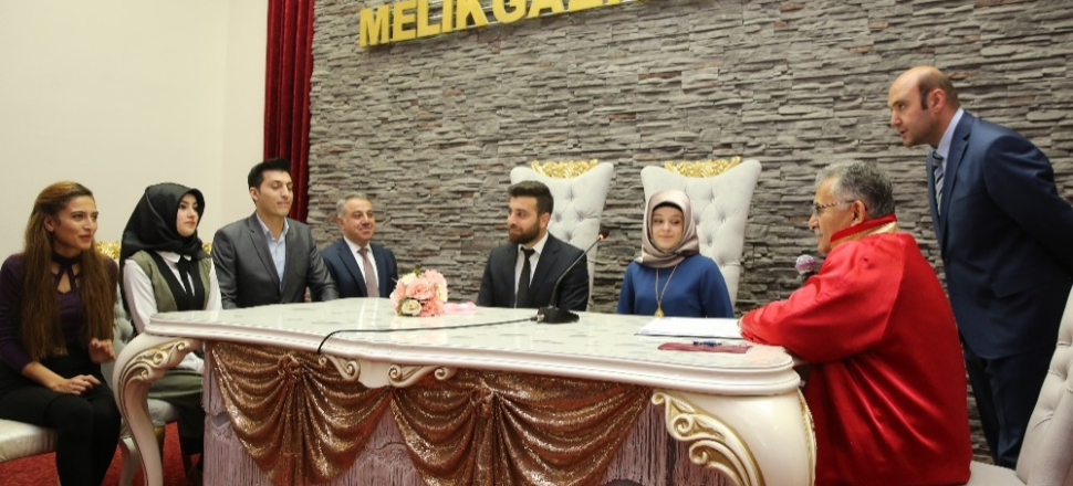 Kayseri'de Memduh Büyükkılıç, "Sevgisiz hiçbir şey olmaz"