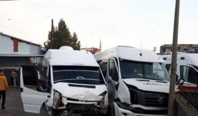 Adıyaman'da trafik kazası: 8 öğrenci yaralı