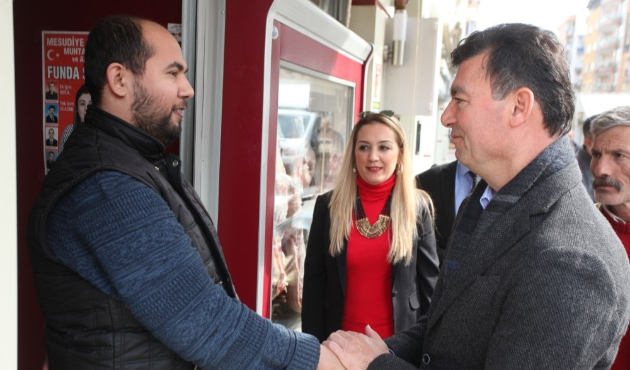 Aydın'da MHP’li Ümmet Akın, Aydın’da esnaflarla buluştu