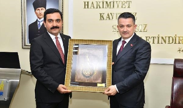 Bakan Bekir Pakdemirli Kırşehir'de