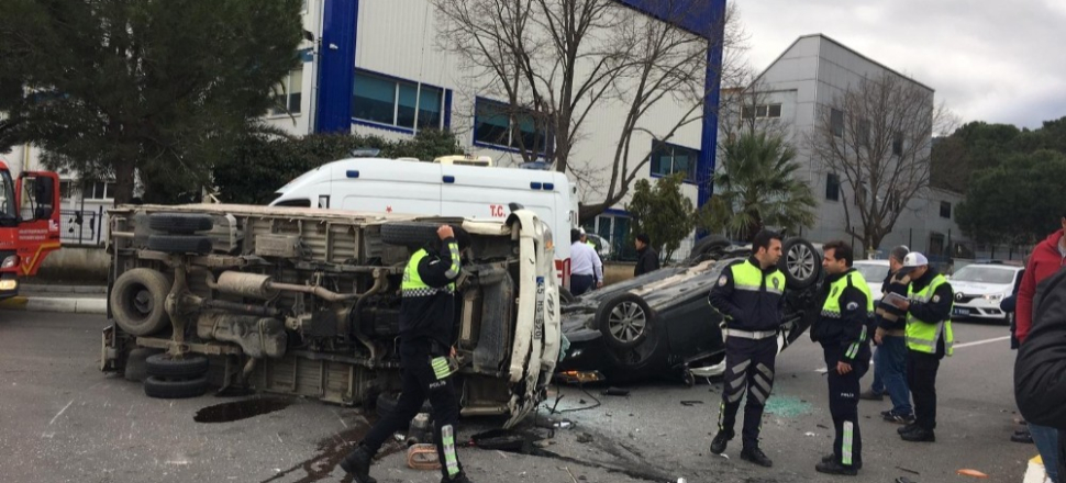 Manisa’da trafik kazası: 3 yaralı
