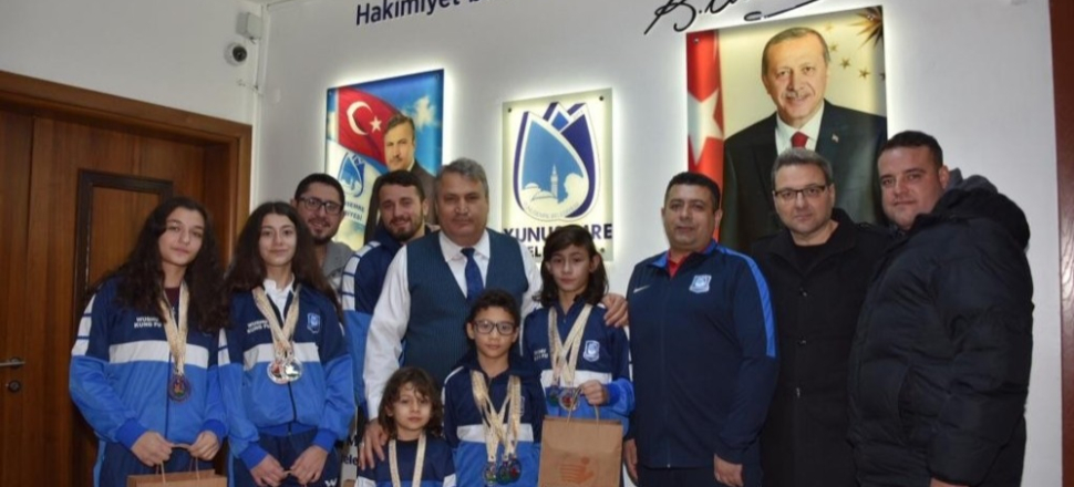 Manisa'da Başkan Mehmet Çerçi şampiyonları ağırladı