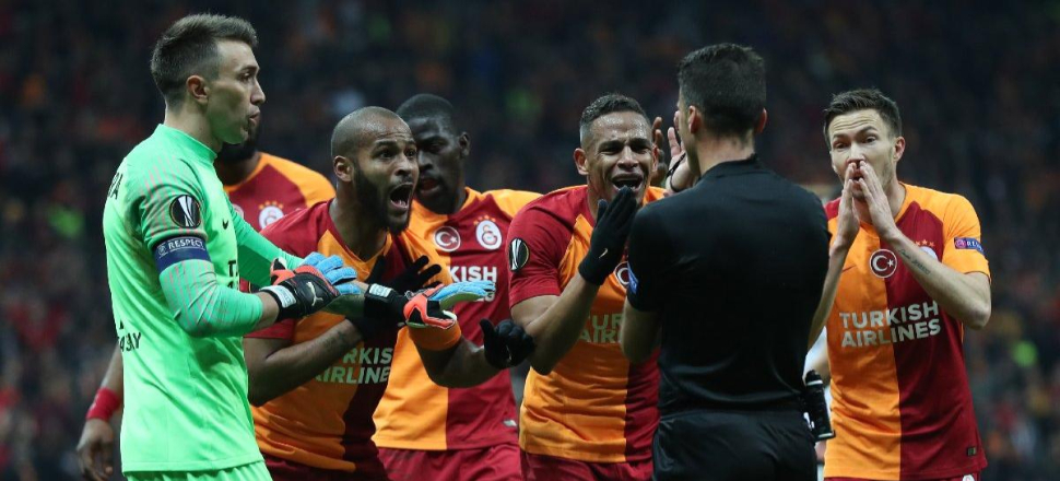 GS-Benfica maçındaki o detayı dünya devi fark etti!