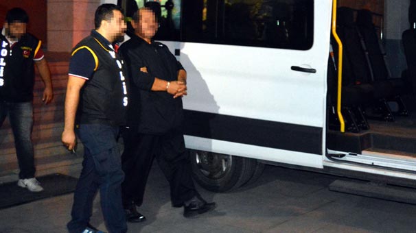 'FETÖ'nün Allah belasını versin' dedi, FETÖ'den tutuklandı