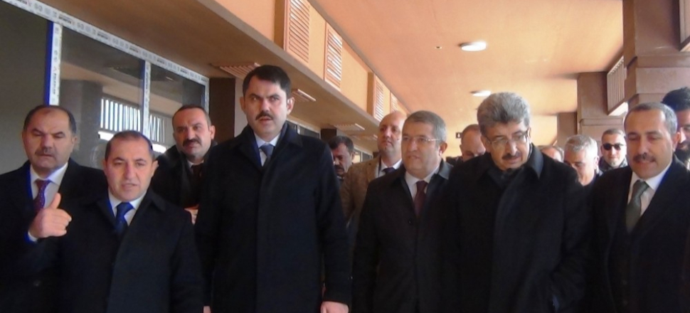 Van'da Bakan Murat Kurum, Erciş’te incelemeler gerçekleştirdi